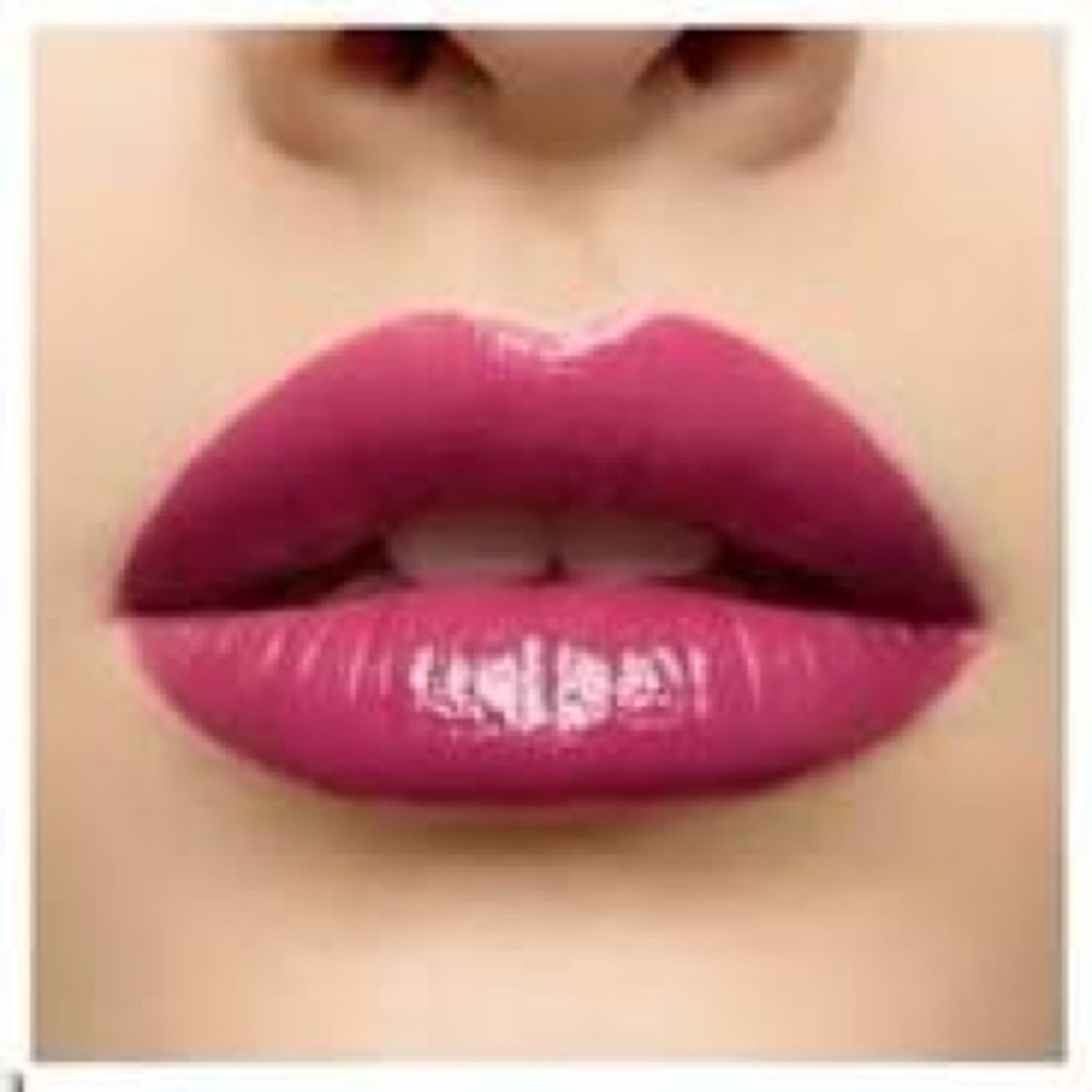 YSL Volupte liquid colour balm 10
DEVOUR ME PLUM - Picture 2 of 4